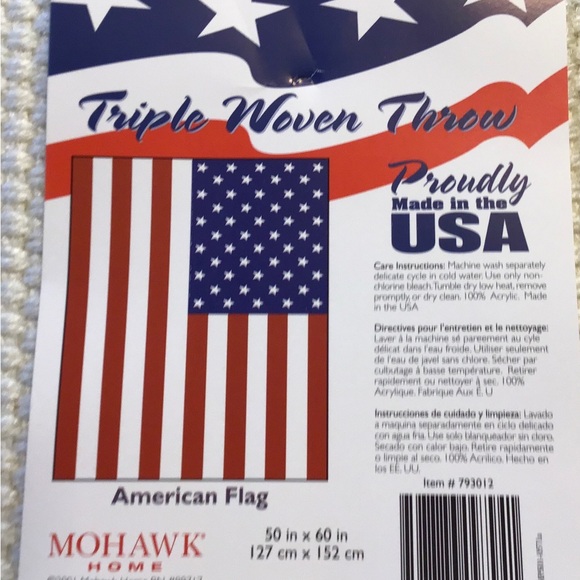 Triple woven American flag throw. - Picture 3 of 5